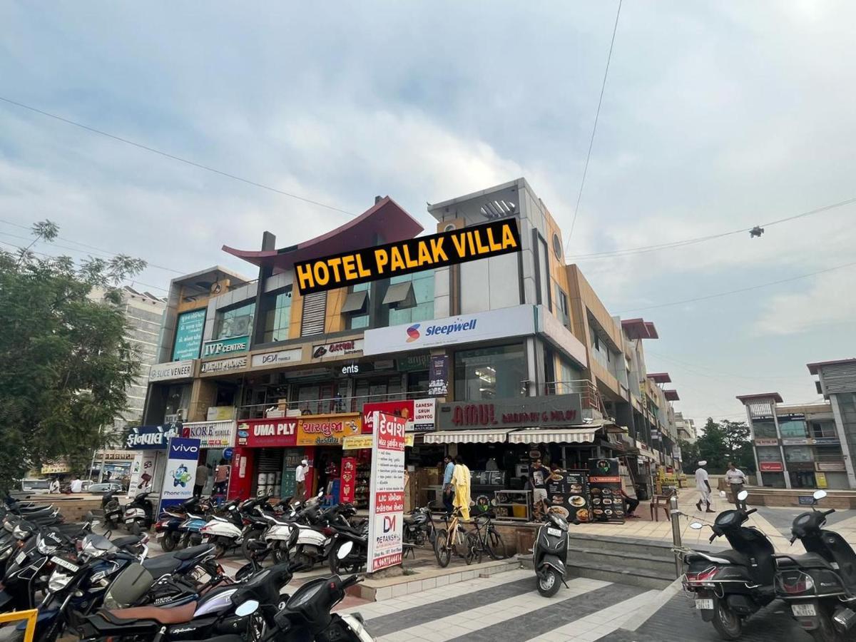 Hotel Palak Villa 阿穆达巴 外观 照片